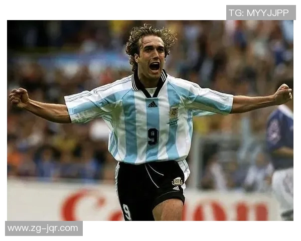 足球明星的外号揭秘:那些让人难忘的传奇称号与背后的故事