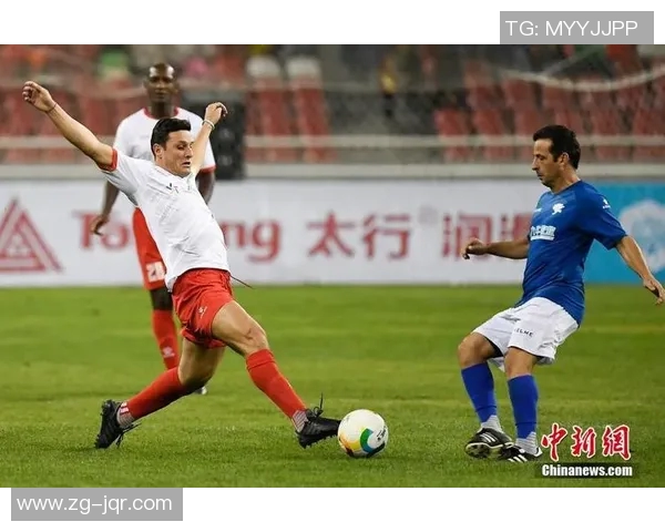 与足球明星面对面交流的精彩英语对话全记录